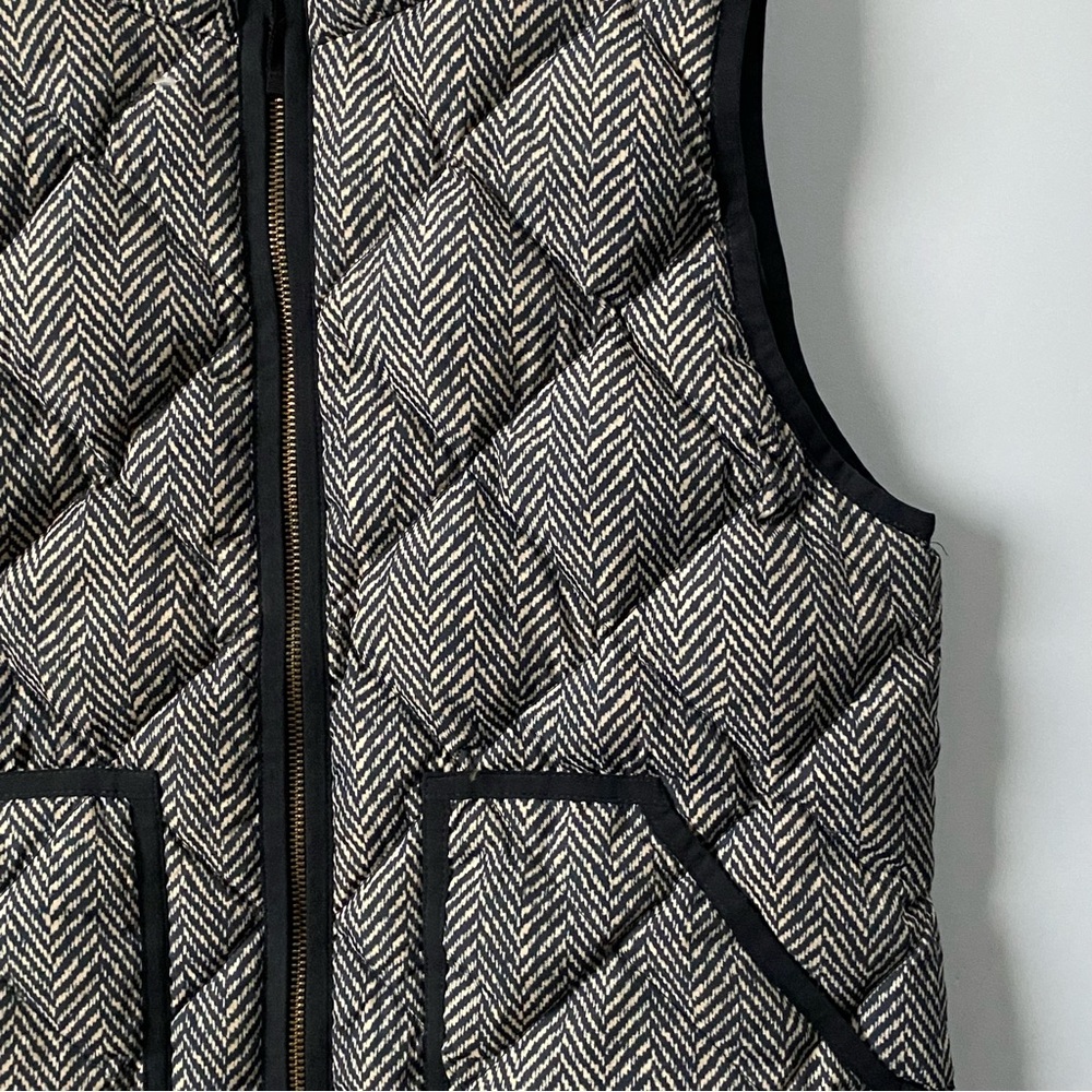 J. Crew Down Vest Size Small Excursion Quilted Herringbone Black Tan EUC $108 - Picture 16 of 16